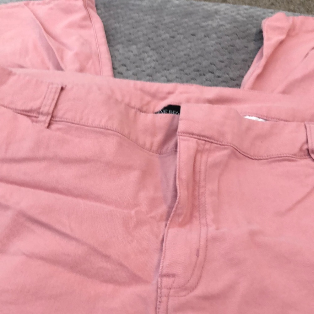 Pink wide legged cropped pants